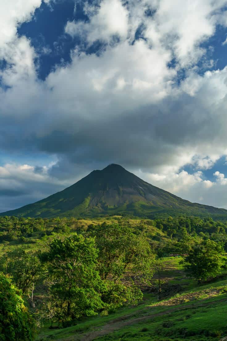 20 Cool things to do In Costa Rica (For Nature & History Lovers), including Arenal Volcano, Caño Negro Wildlife Refuge, Corcovado National Park, Manuel Antonio National Park, Monteverde Cloud Forest, Playa Montezuma, mysterious stone spheres, Tabacón Hot Springs, Tortuguero National Park, and much more. via @greenglobaltrvl