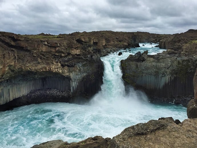 Waterfalls in Iceland - Aaldeyjarfoss Waterfall