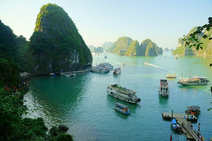 Halong Bay tourism - overcrowded with cruise ships