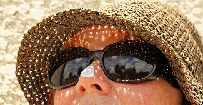 How to make Natural Sunscreen image by chezbeate from Pixabay