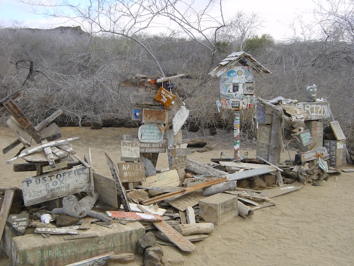 Post_office-Bay Floreanos saloje Galapagai
