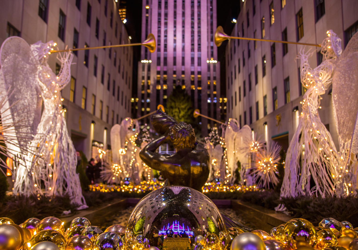 What to Do in NYC For the Holidays — Luxury Louis Vuitton Swarovski Pop Up  Christmas