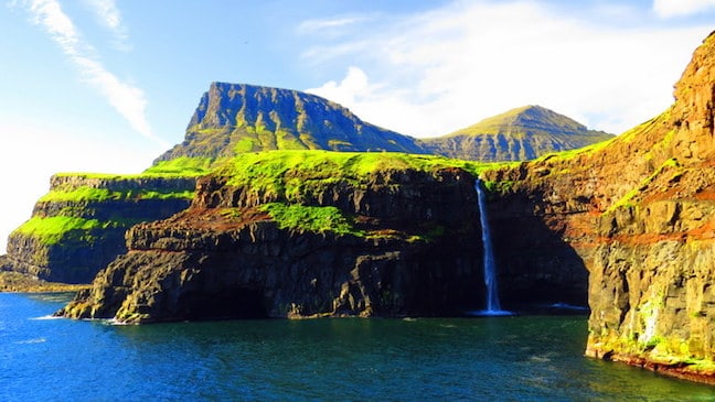 Gásadalur-Waterfall_Faroe_Islands