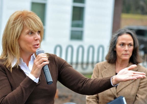 Laura Turner Seydel Speaks On Environmental Awareness Day