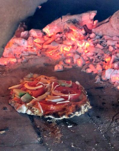 Off Grid Living DIY Stove - Pizza by the Coals