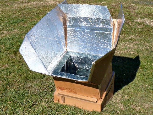 Off Grid Living DIY Stove - Solar Cooker from a Carboard Box