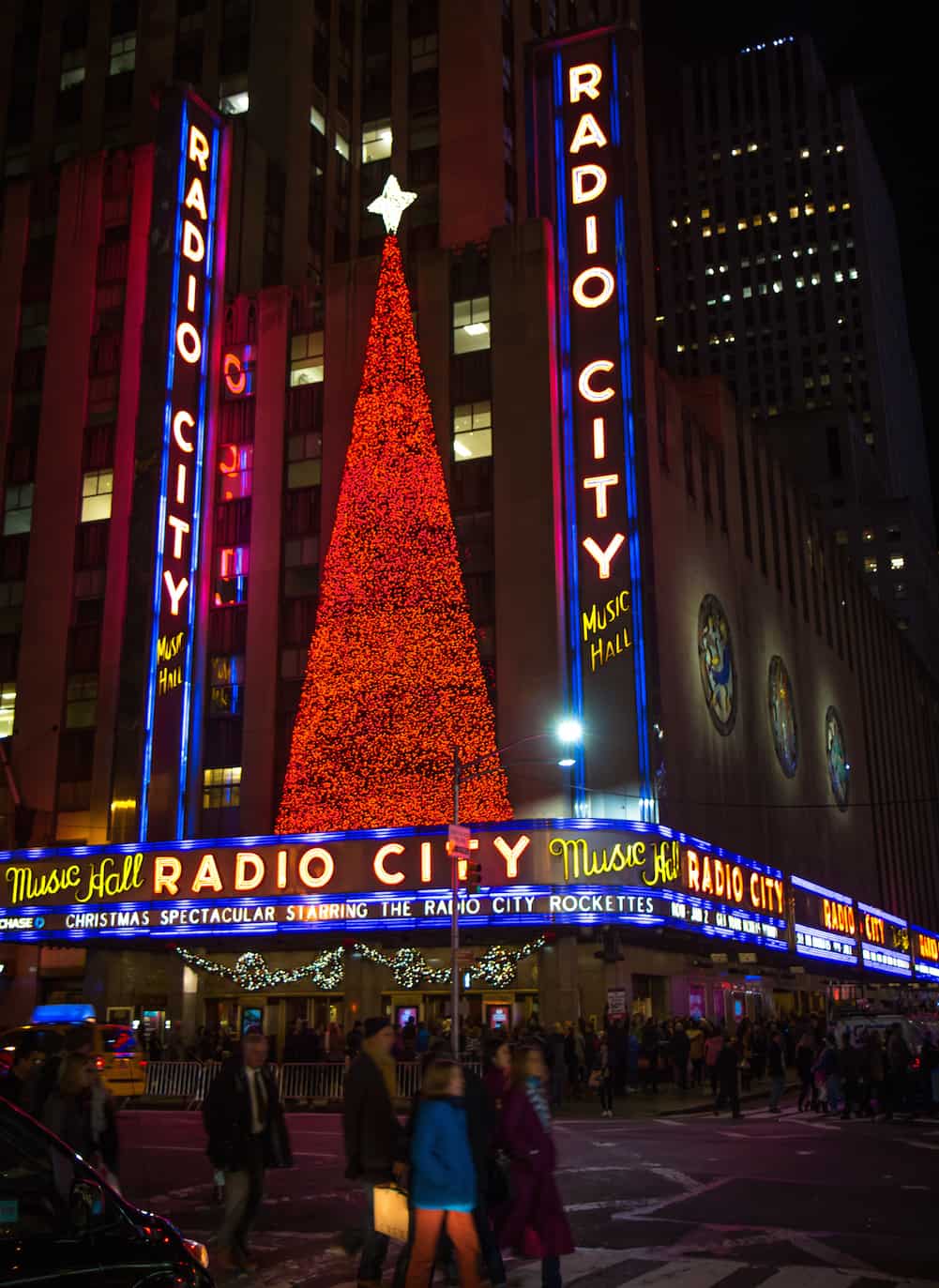 NYC Christmas: Free Walking Tour (Radio City Music Hall)