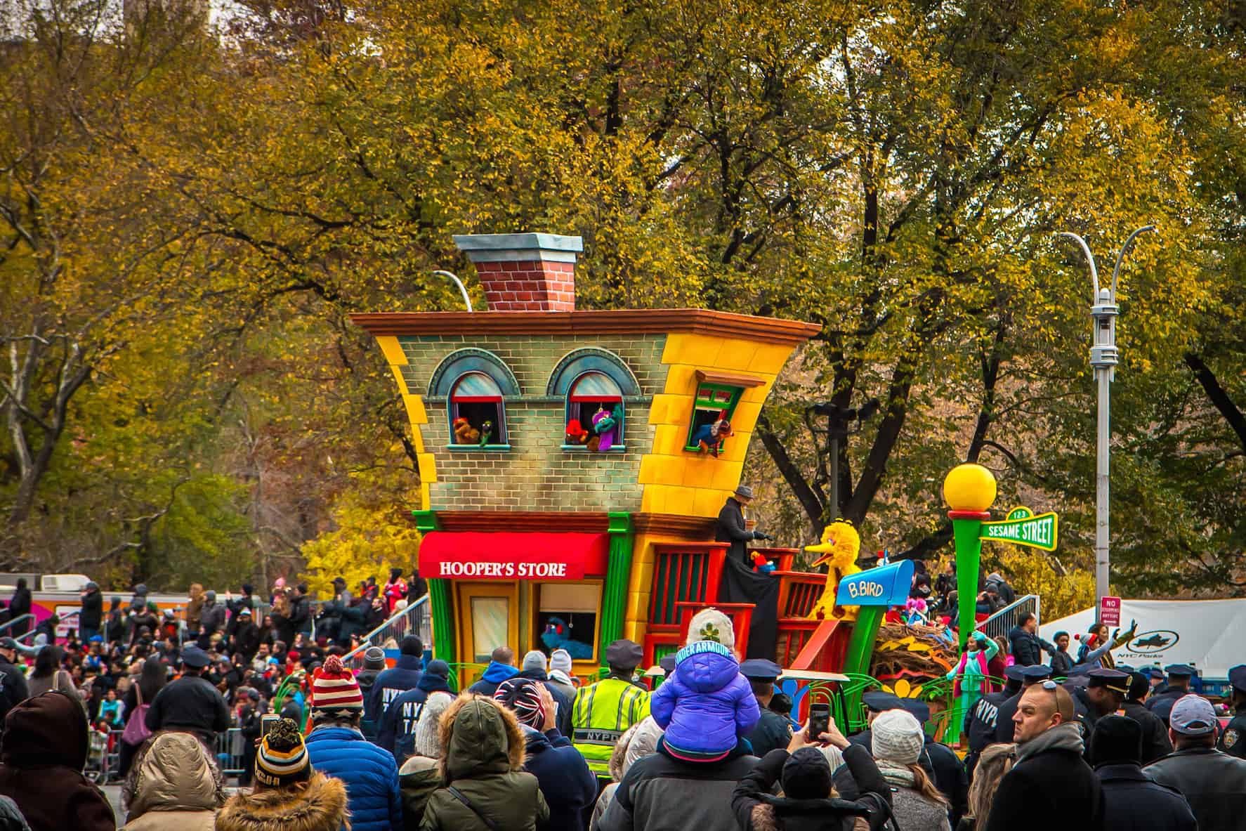 90th macy's thanksgiving day parade- Big Bird & Sesame Street