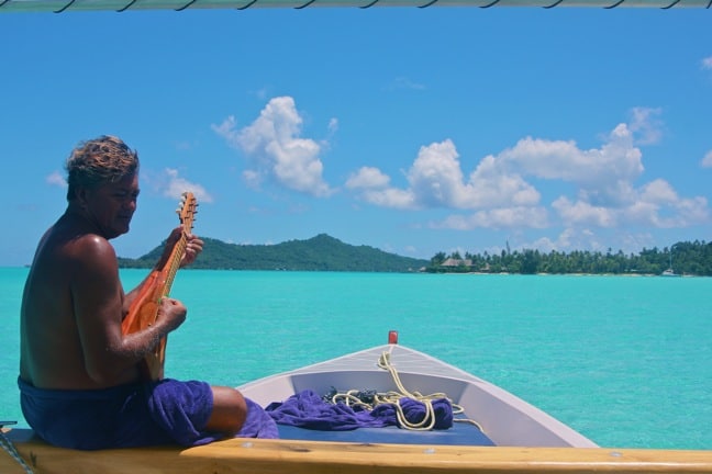 Ukulele Serenade By Lagoon Service Guide in Bora Bora, Tahiti